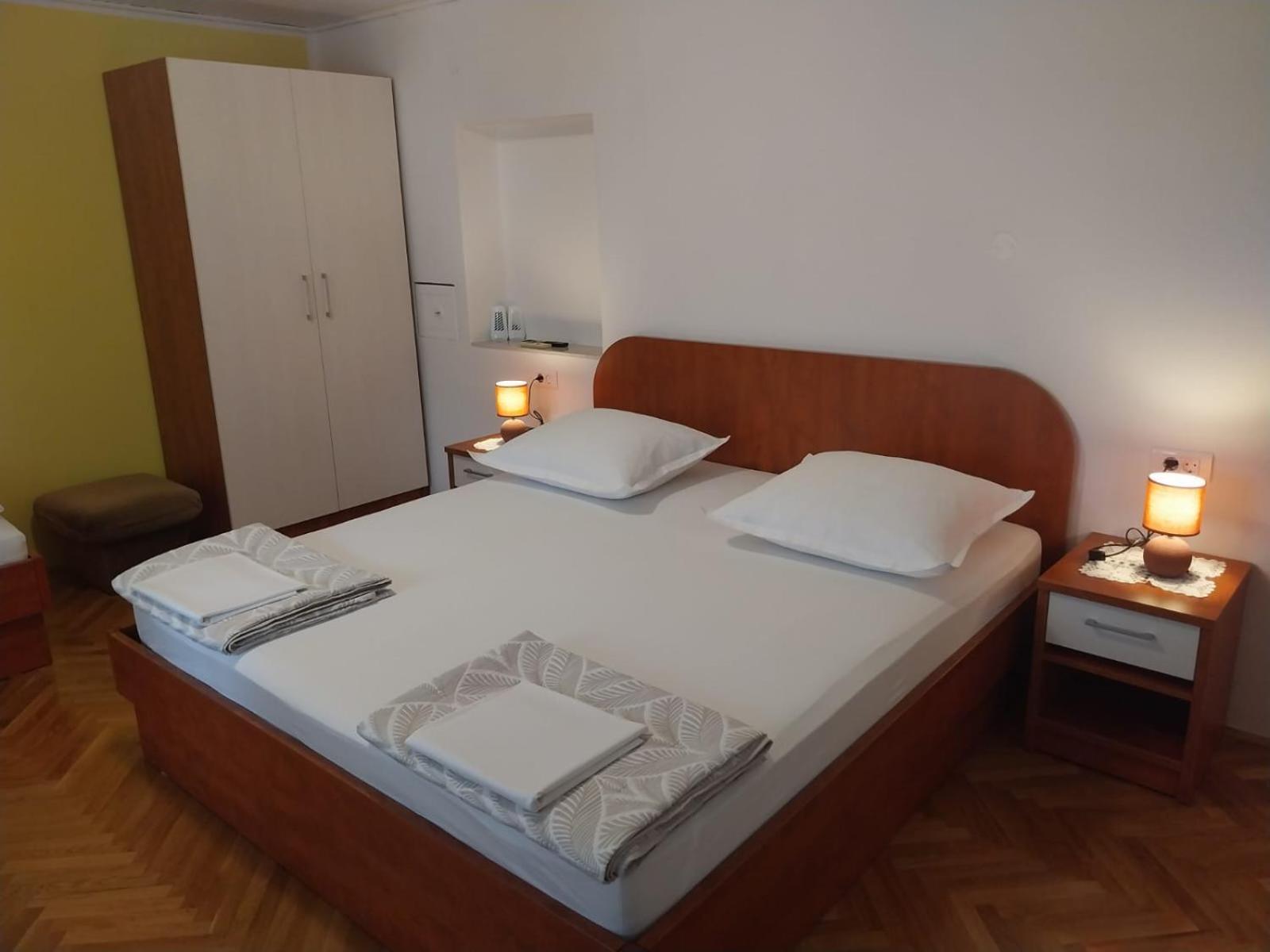 Guest House Damir Макарська Екстер'єр фото