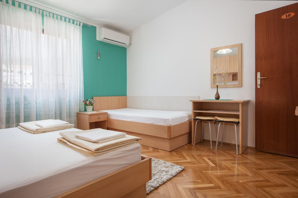 Guest House Damir Макарська Екстер'єр фото